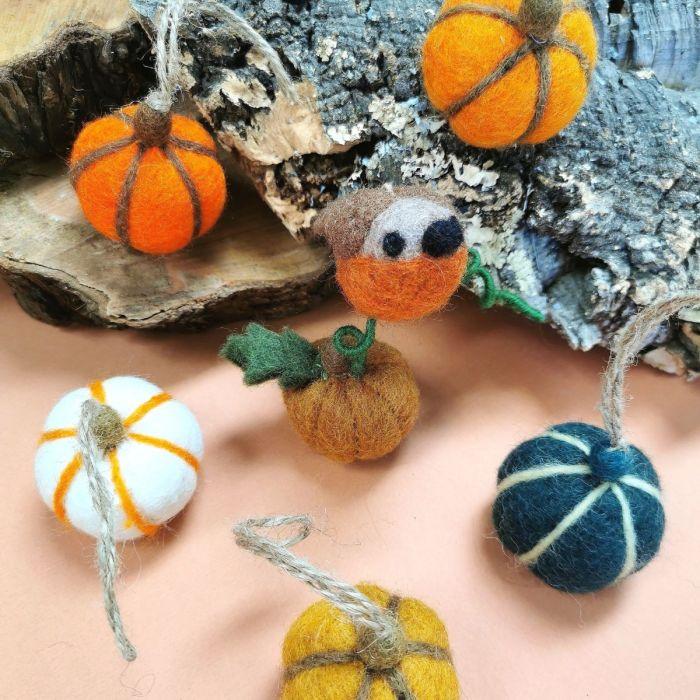 Felt So Good Handmade Felt Hanging Halloween Pumpkins (Set Of 5) Hanging Decorations