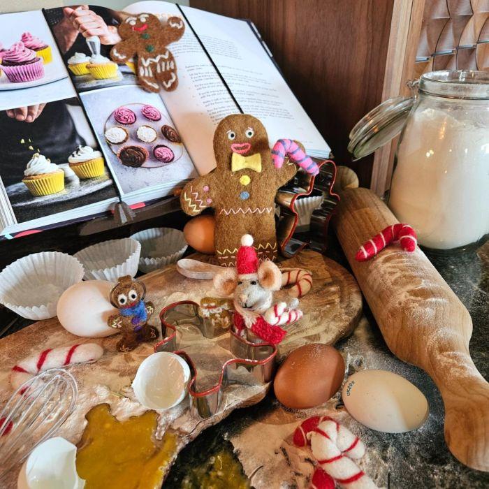 Felt So Good Handmade Felt Jonny Gingerbread Man Christmas Keyring