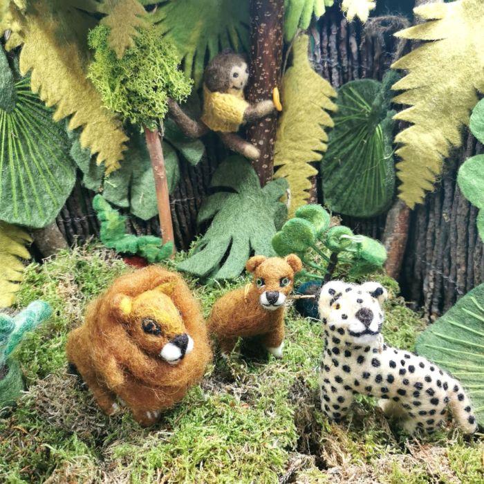 Felt So Good Handmade Felt Lionel The Lion Hanging Decoration