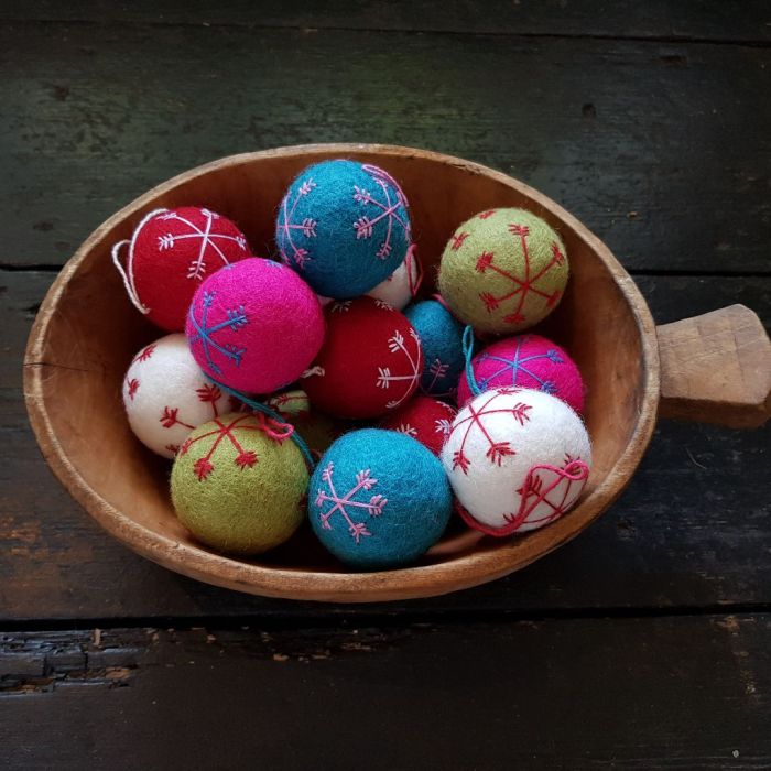 Felt So Good Handmade Felt Round Snowflake Baubles (Set Of 5) Christmas Hanging Decorations