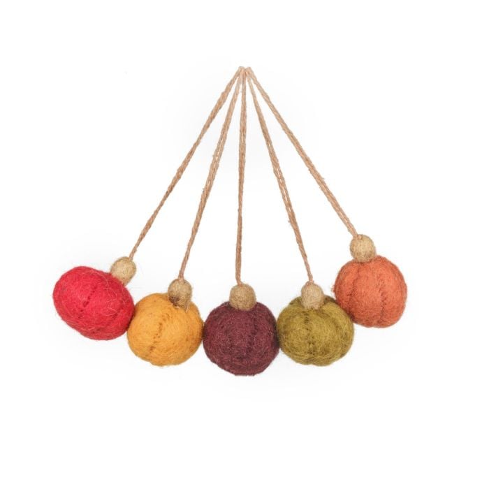 felt so good Handmade Felt Woodland Pumpkins Set of 5 Hanging Autumnal Decorations