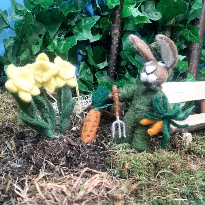 Felt So Good Handmade Hanging Fair Trade Felt Pot 'o' Daffodil Decoration