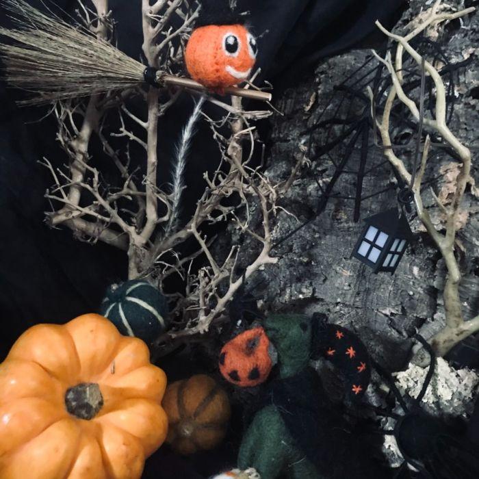 Felt So Good Handmade Hanging Felt Flying Pumpkin Biodegradable Halloween Decoration