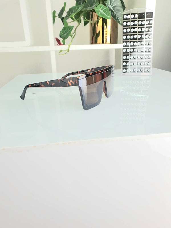 Femme Luxe Brown Oversized Frame Transition Lens Sunglasses - Gabby