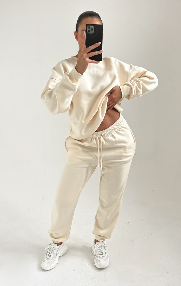 femme luxe Cream Oversized Crew Neck Sweatshirt Cuffed Joggers Loungewear Set - Averi