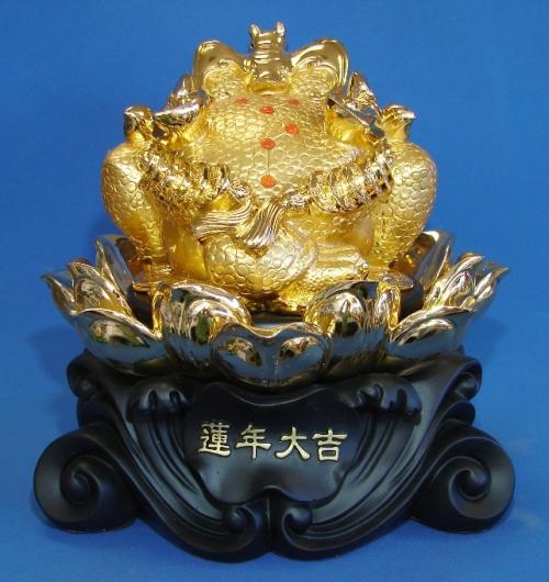 Feng Shui Import Golden Money Frog Statue Sitting On Lotus