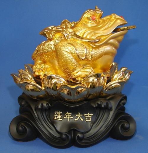 Feng Shui Import Golden Money Frog Statue Sitting On Lotus