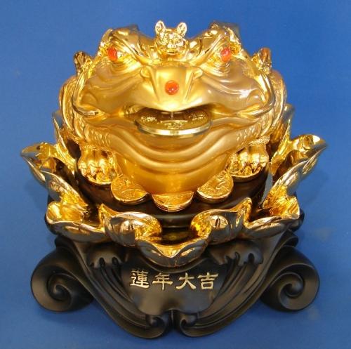 Feng Shui Import Golden Money Frog Statue Sitting On Lotus