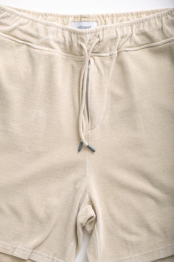 Fera VELOUR SHORT - TIDAL FOAM