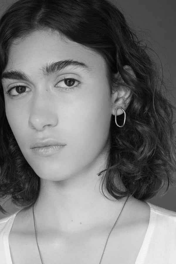 Fernando Jorge Single Chain Short Earrings