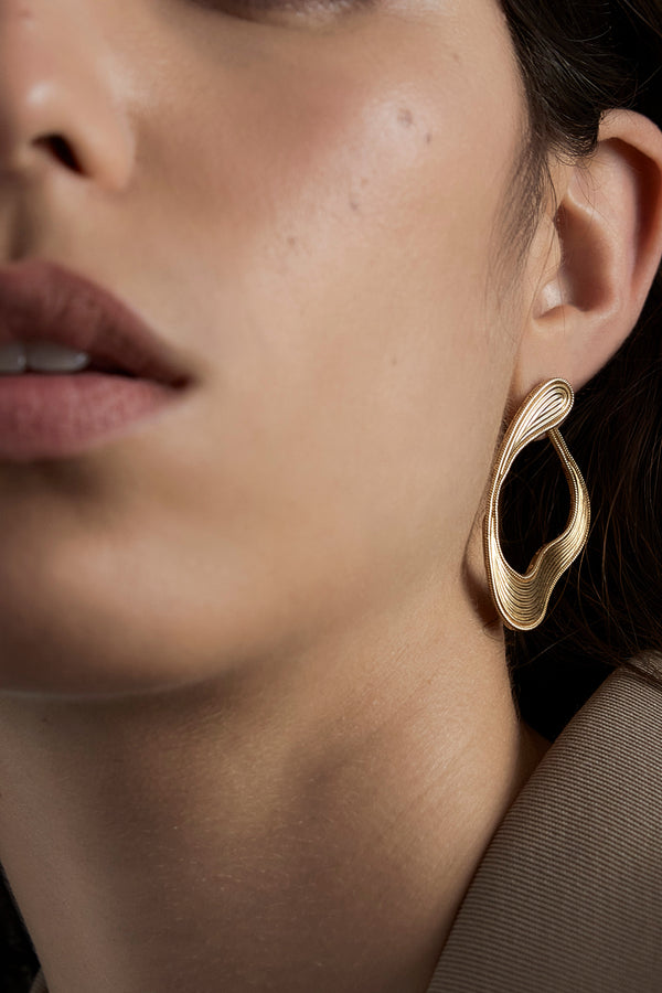 Fernando Jorge Stream Lines Medium Loop Earrings