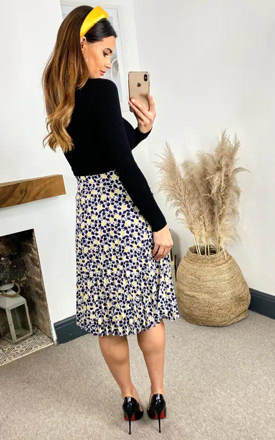 Fever London Stella Printed Pleated Skirt (Yellow & Black)