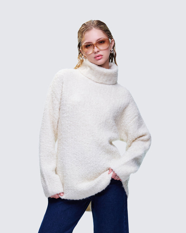 Finesse Dorinda Cream Oversized Turtleneck Sweater
