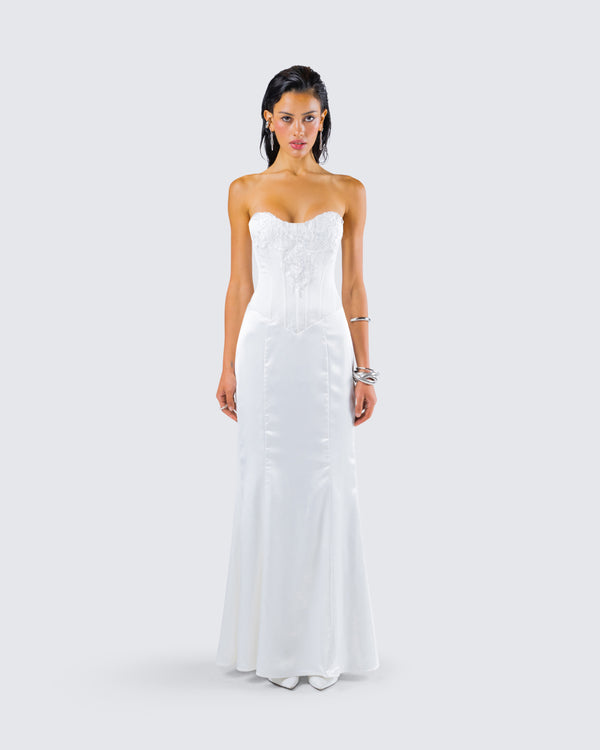 Finesse Katana White Lace Applique Gown