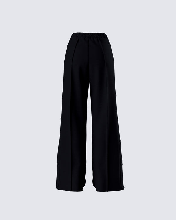 Finesse Saige Black Popper Detail Loose Sweatpant