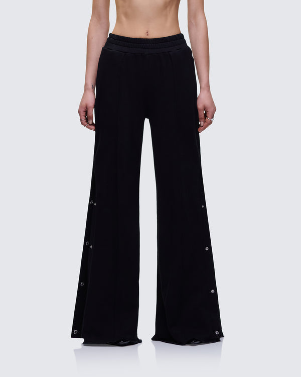 Finesse Saige Black Popper Detail Loose Sweatpant