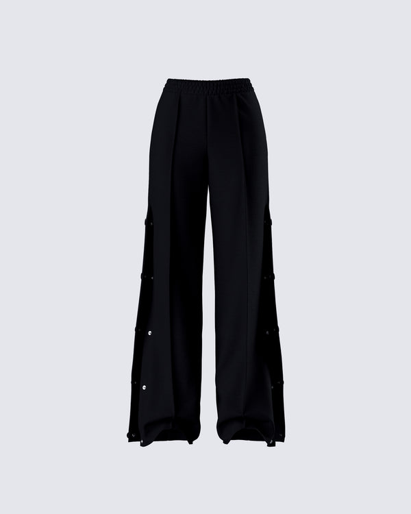 finesse Saige Black Popper Detail Loose Sweatpant