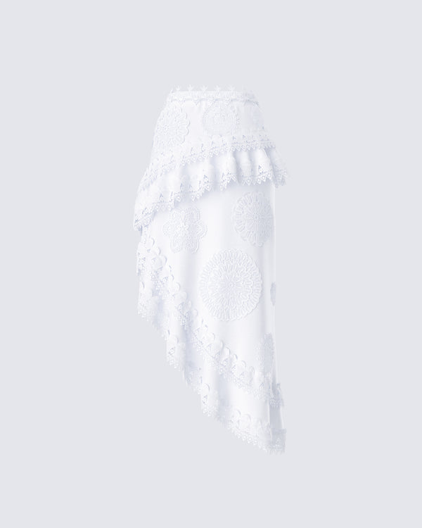 Finesse Villi White Asymmetrical Lace Skirt