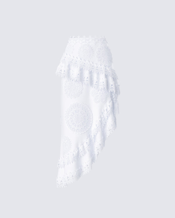 finesse Villi White Asymmetrical Lace Skirt