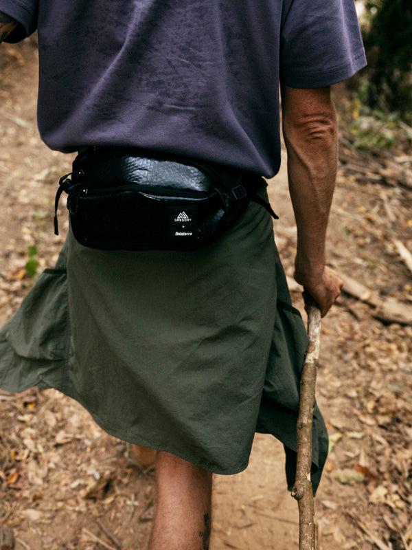 Finisterre Gregory + Finisterre Waistpack Onyx Black