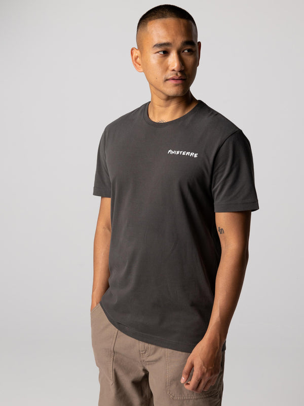 Finisterre Men's Brave Flag T-Shirt Raven
