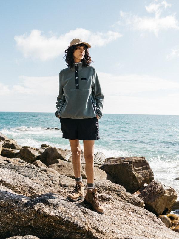 Finisterre Women's Axiom 1/4 Snap Fleece Deep Sea