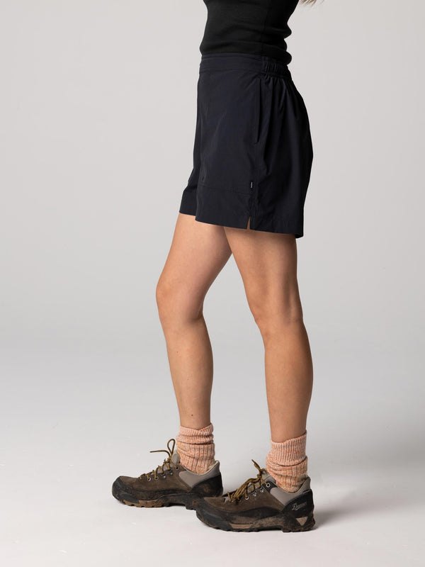Finisterre Women's Walker Hybrid Short Dark Navy