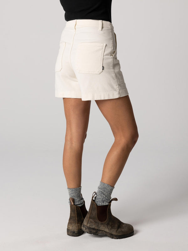 Finisterre Women's Yarrel Canvas Short Ecru