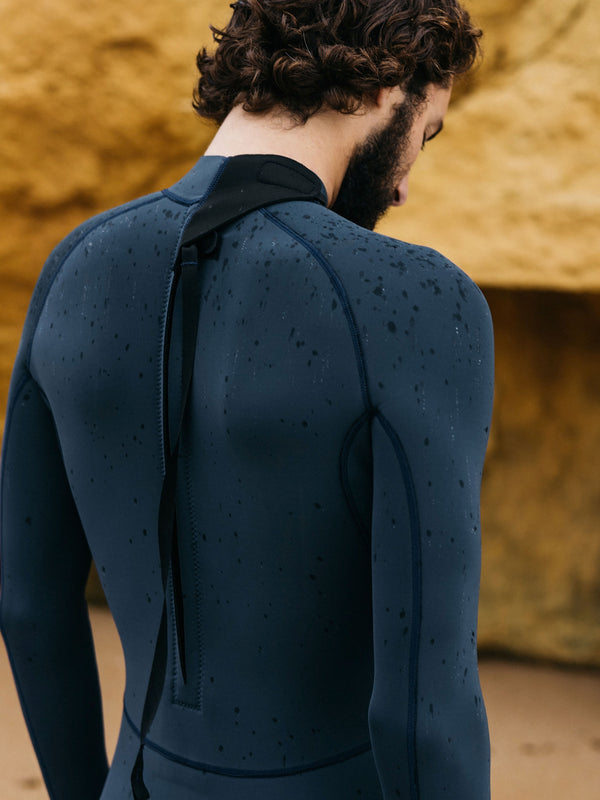 Finisterre Men's Nieuwland 2mm Yulex® Back Zip Long Sleeve Shorty Wetsuit Dark Ozone