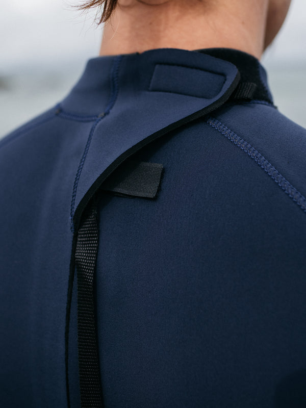 Finisterre Men's Nieuwland 5.5/4.5mm Yulex® Back Zip Wetsuit Ink