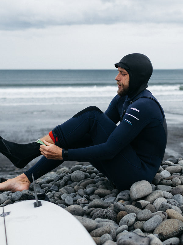 Finisterre Men's Nieuwland 5.5/4.5mm Yulex® Chest Zip Hooded Wetsuit Ink