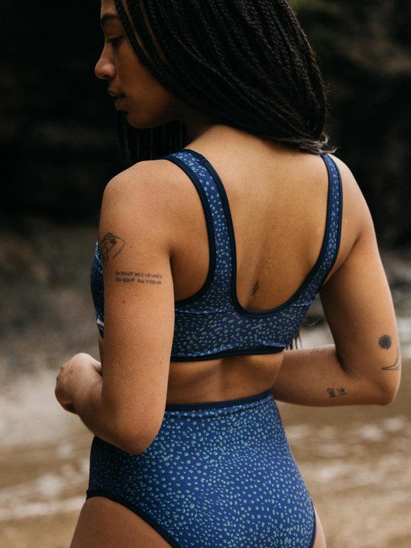 Finisterre Women's Ailla Reversible Scoop Bikini Top Eagle Ray Print/Midnight