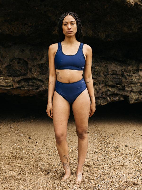 Finisterre Women's Ailla Reversible Scoop Bikini Top Eagle Ray Print/Midnight