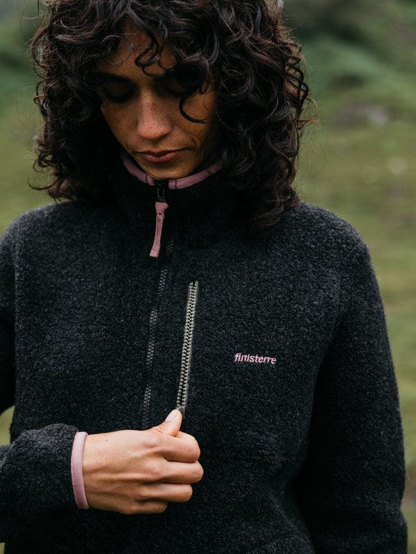 Finisterre Women's Hegen 1/4 Zip Wool Fleece Raven Black