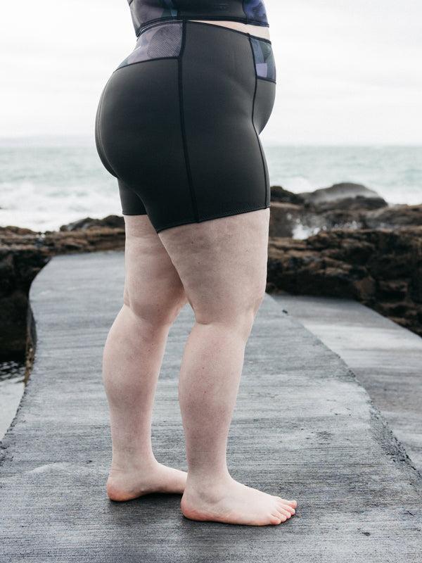 Finisterre Women's Kaia 2mm Yulex® Pant Raven Lofi Print