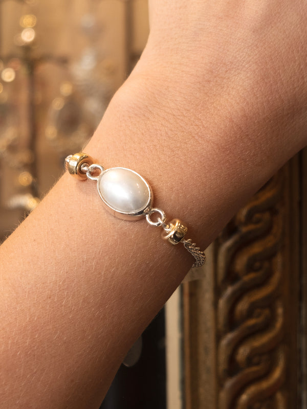 Fiorina Venus Oval Pearl Bracelet