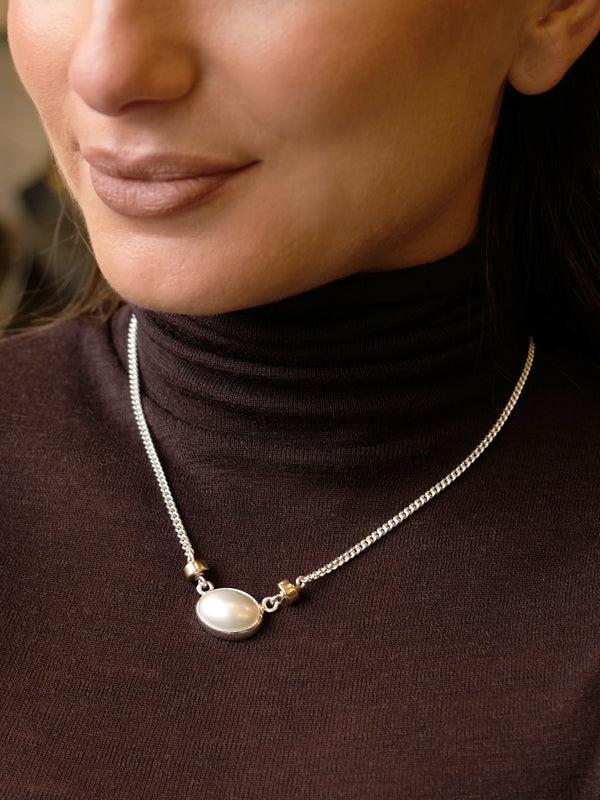 Fiorina Venus Oval Pearl Necklace