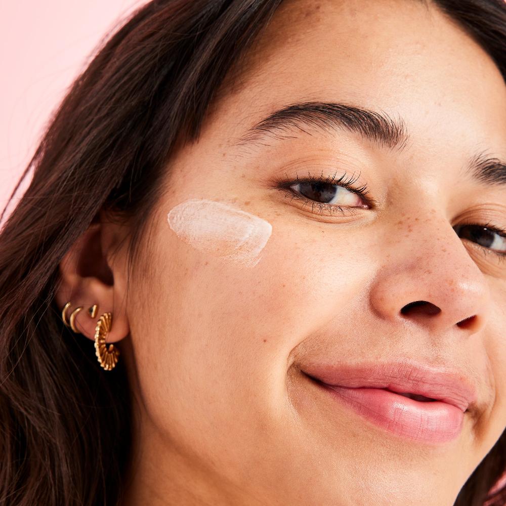 First Aid Beauty Hello FAB Coconut Skin Smoothie Priming Moisturizer Moisturizer