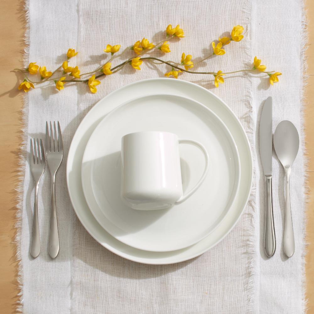 fitz and floyd Nevaeh White Coupe 16 Piece Dinnerware Set Service for 4