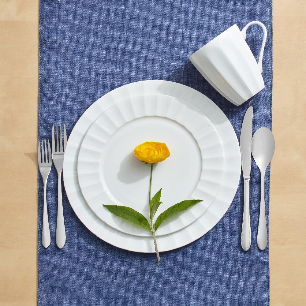 fitz and floyd Nevaeh White Fluted 16 Piece Dinnerware Set Service for 4