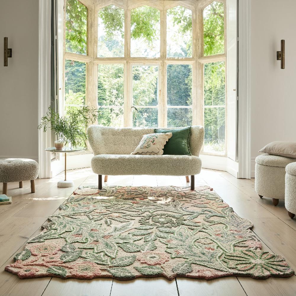 flair rugs Bryony Shaped Floral Wool Rug