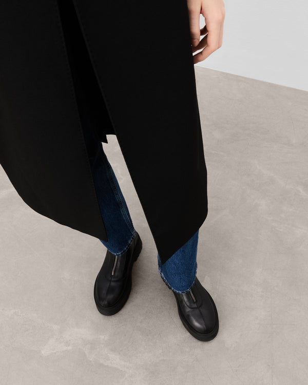 Flattered Alma Leather Black