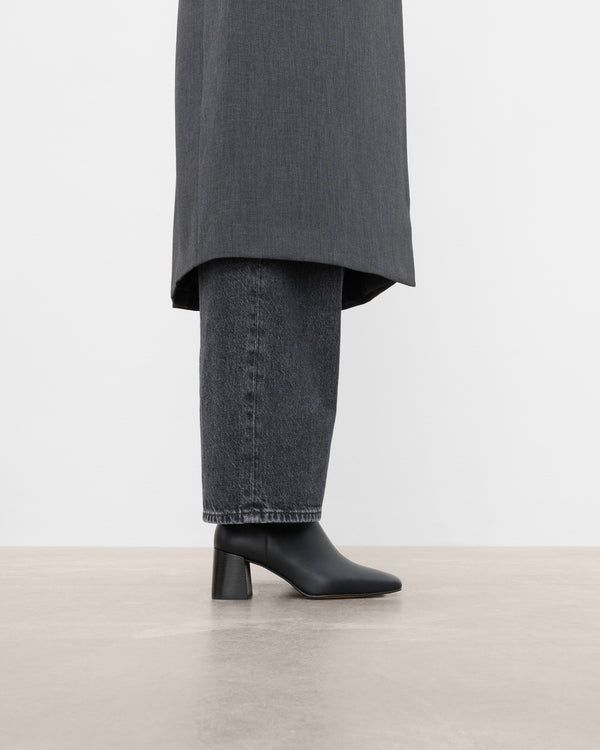 Flattered Cay Leather Black