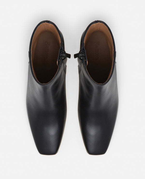 Flattered Cay Leather Black