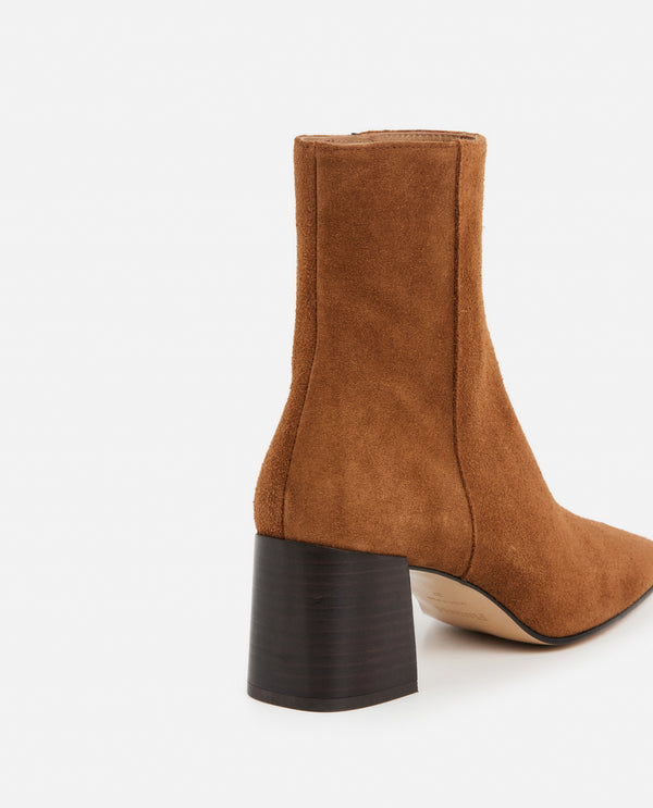 Flattered Cay Suede Bourbon