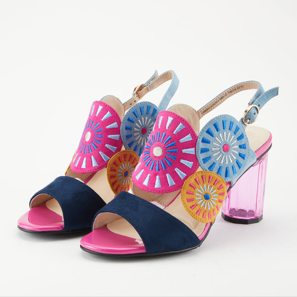 flexus by spring step AZURA EMBROIDERY SANDALS