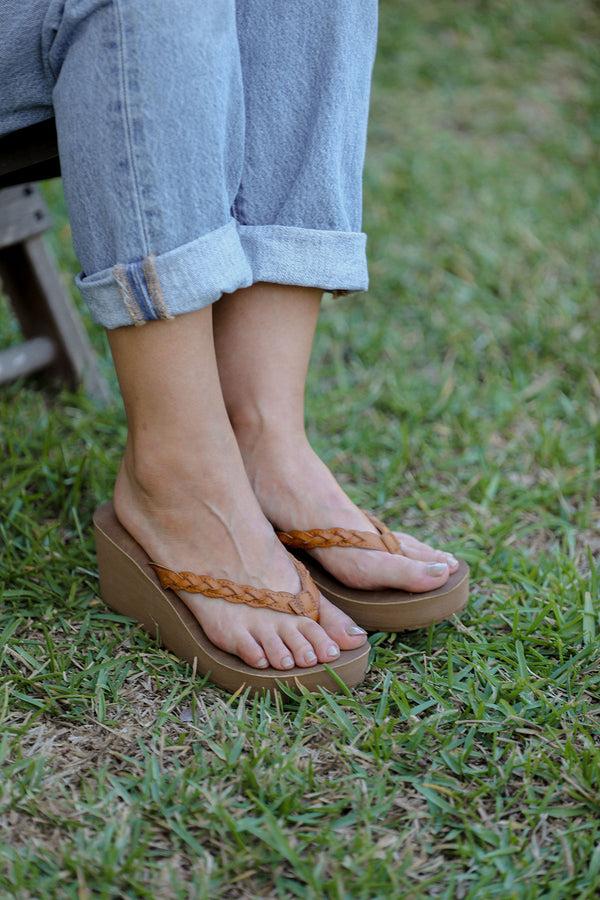 Flojos Nella - Women's Wedge Sandal Tan