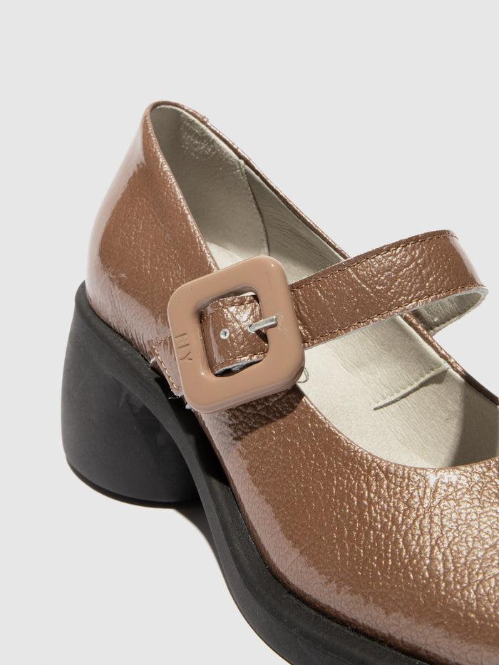 Flowfold Buckle Shoes HUVI044FLY TAUPE