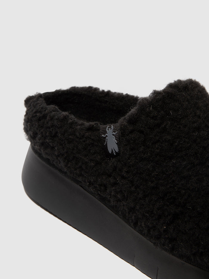 Flowfold Round Toe Clogs CAFE360FLY BLACK