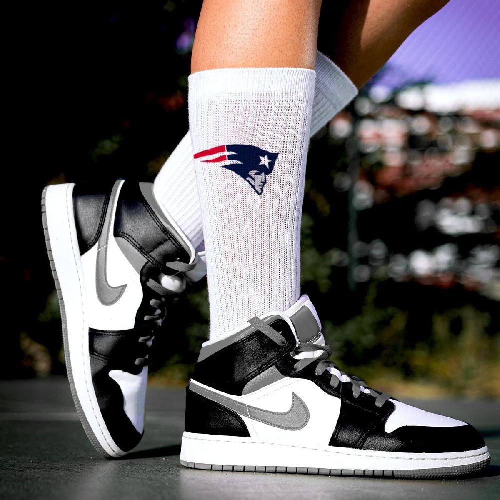 For Bare Feet New England Patriots Refresh Premium Crew Socks New England Patriots Refresh Premium Crew Socks